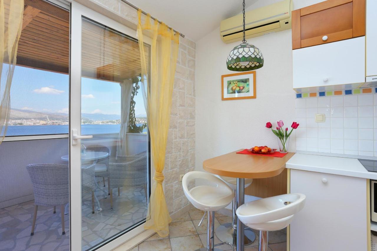 Apartments By The Sea Okrug Donji, Ciovo - 12502 オクルグ・ゴルニ エクステリア 写真